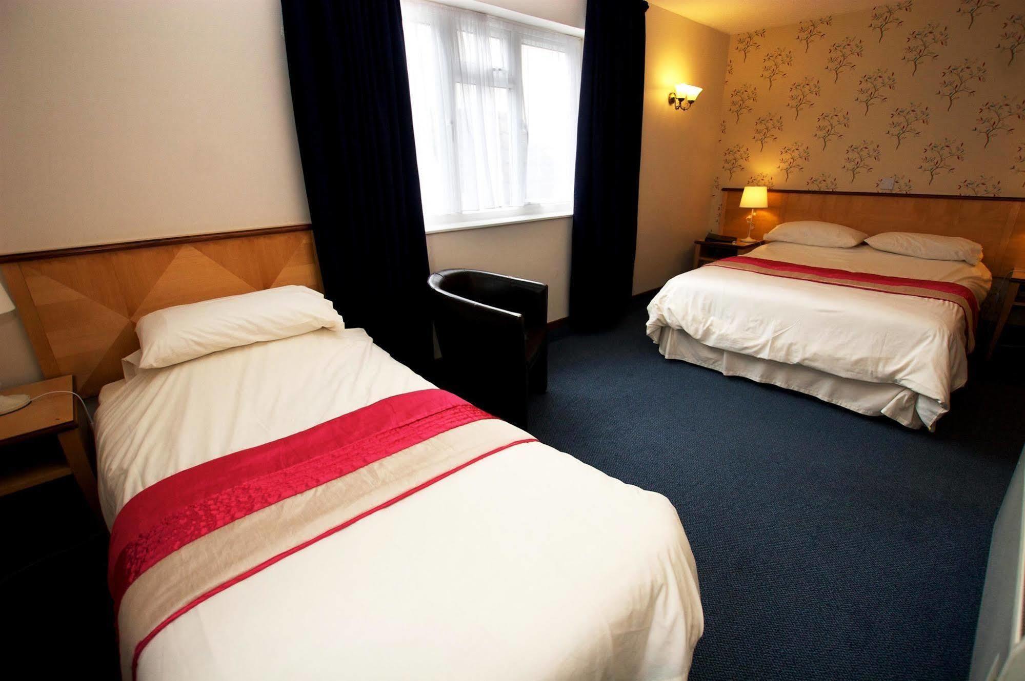 Best Western Compass Inn Tormarton Oda fotoğraf
