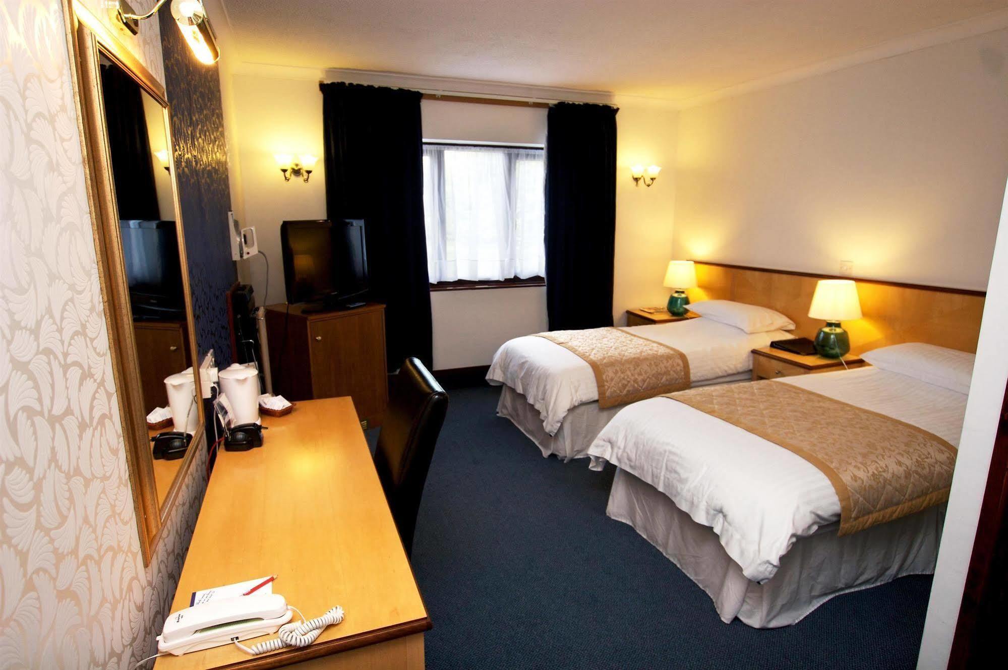 Best Western Compass Inn Tormarton Oda fotoğraf