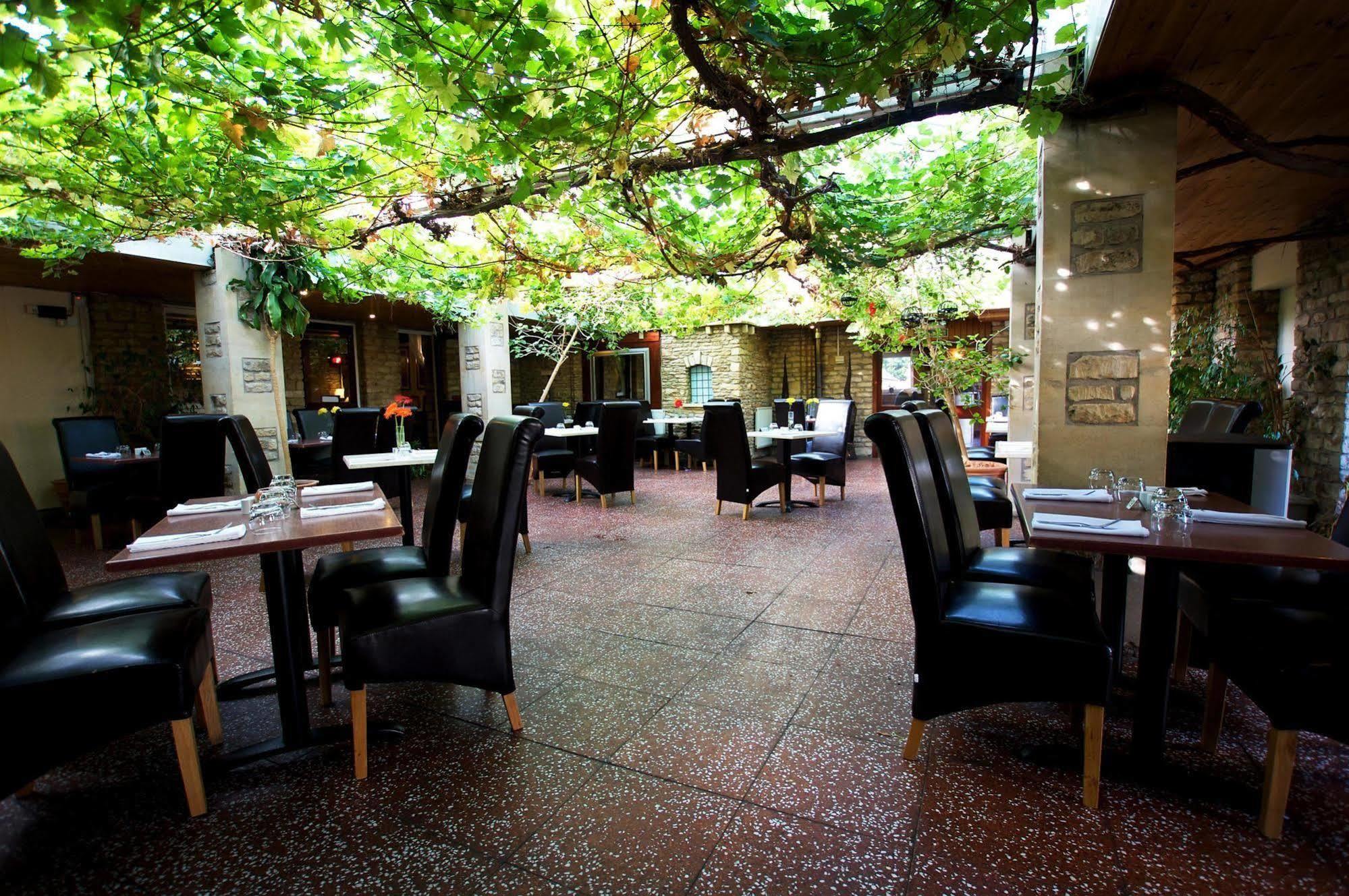 Best Western Compass Inn Tormarton Restoran fotoğraf