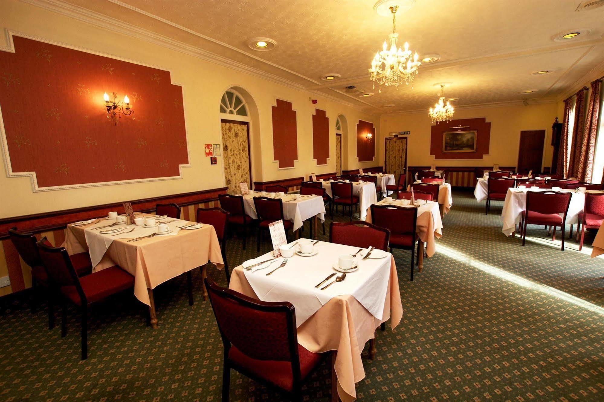 Best Western Compass Inn Tormarton Restoran fotoğraf