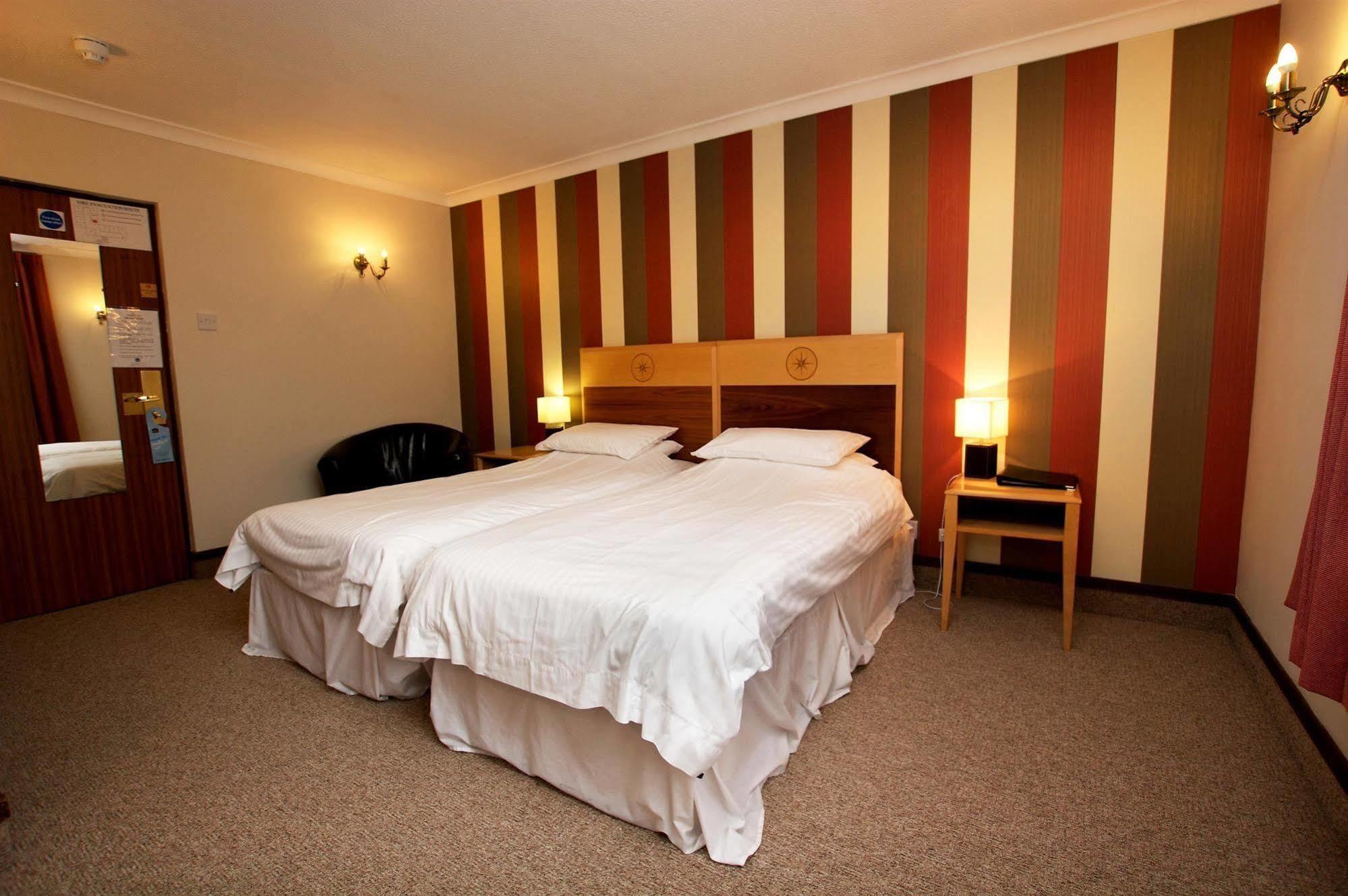 Best Western Compass Inn Tormarton Oda fotoğraf